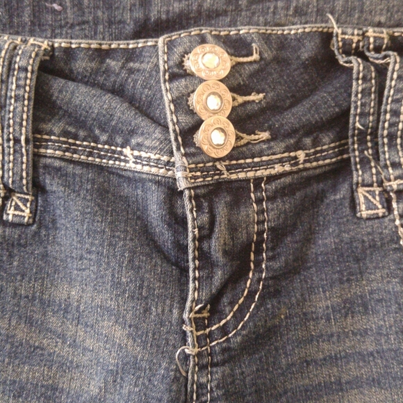 Karma Blue embroidered stretch jean capri size 5 - Picture 2 of 8